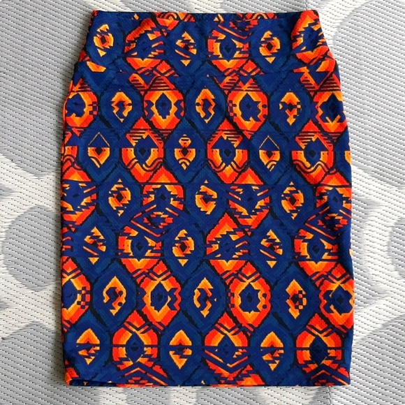 LULAROE PENCIL SKIRT L